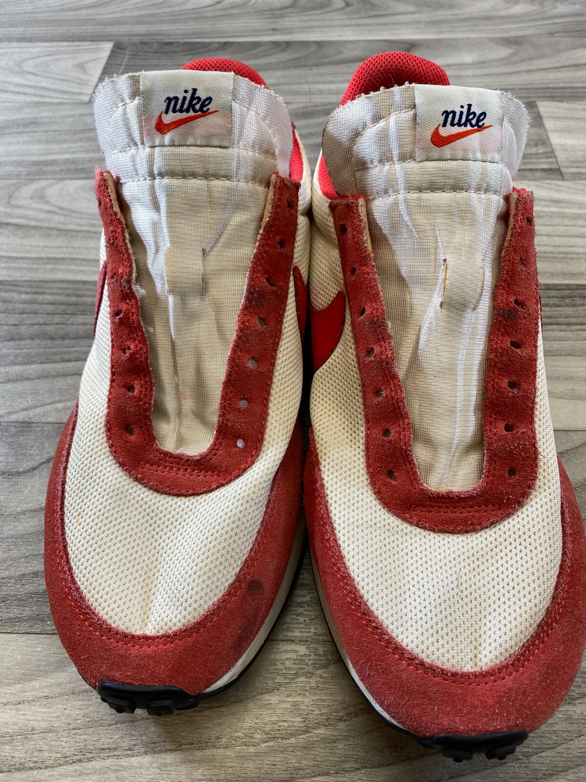 nike tailwind 79 track red