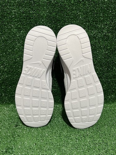 Nike Tanjun White Black Running Sneakers Shoes 812655-100 Women&rsquo;s Size 11