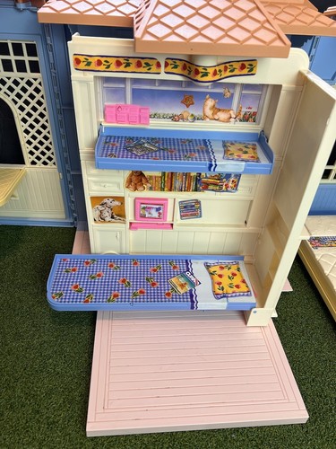 1998 Barbie Fold Out Family Dream Cottage/ House In Blue Incomplete Sound Works