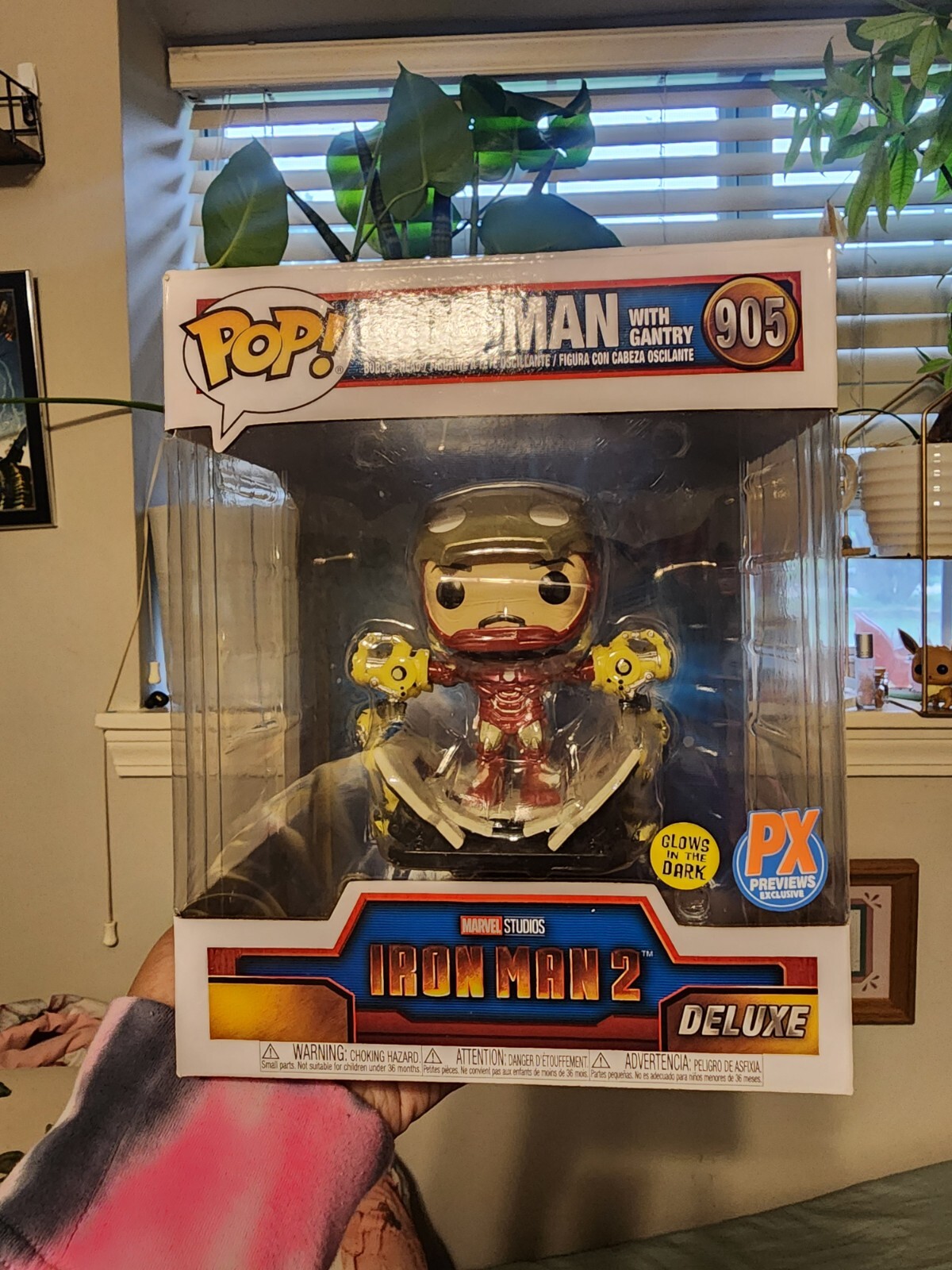 Funko Pop! Deluxe: Marvel - Iron Man w/ Gantry #905 (GITD