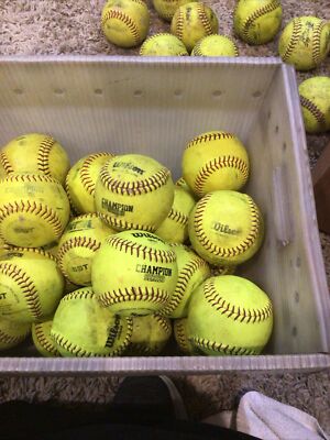 Softballs-Wilson Champion Series Yellow Good Condition (25)