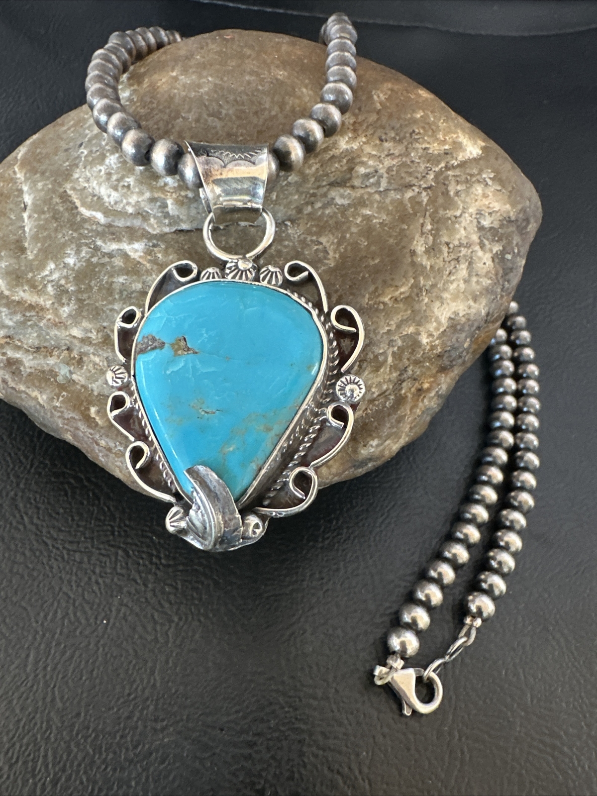 ナバホ族　ネックレス　Navajo necklace NAVAJO SILVER SQUASH BLOSSOM NAJA NECKLACE c.1940 – WANDERER