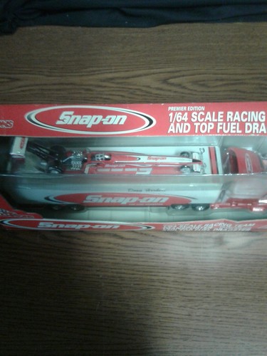 Racing Champions Snap-On Doug Herbert Top Fuel Dragster with Transporter 1/64