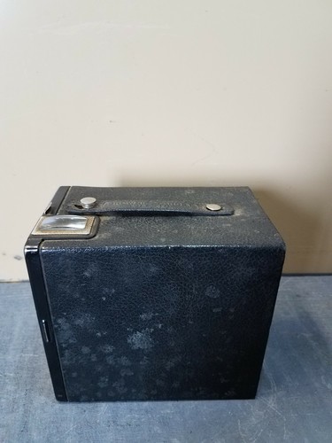 OLD Vintage Brownie Target Six-16 Camera