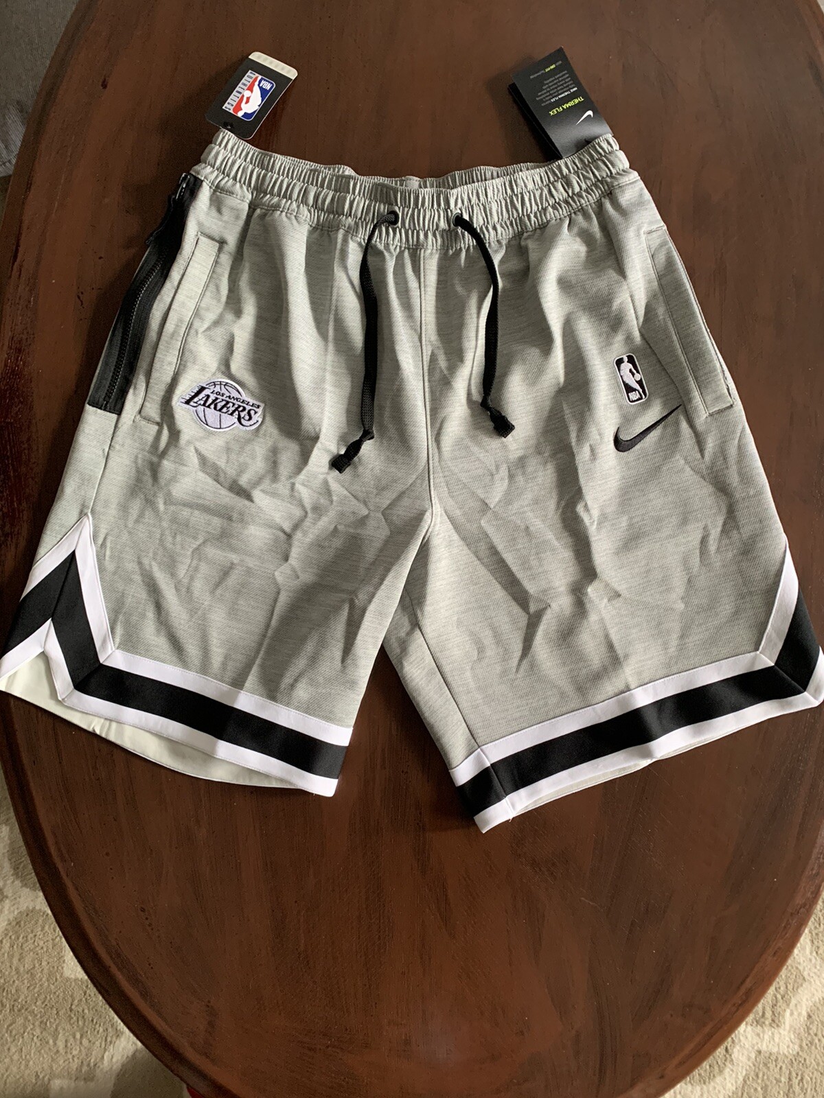 lakers therma flex shorts