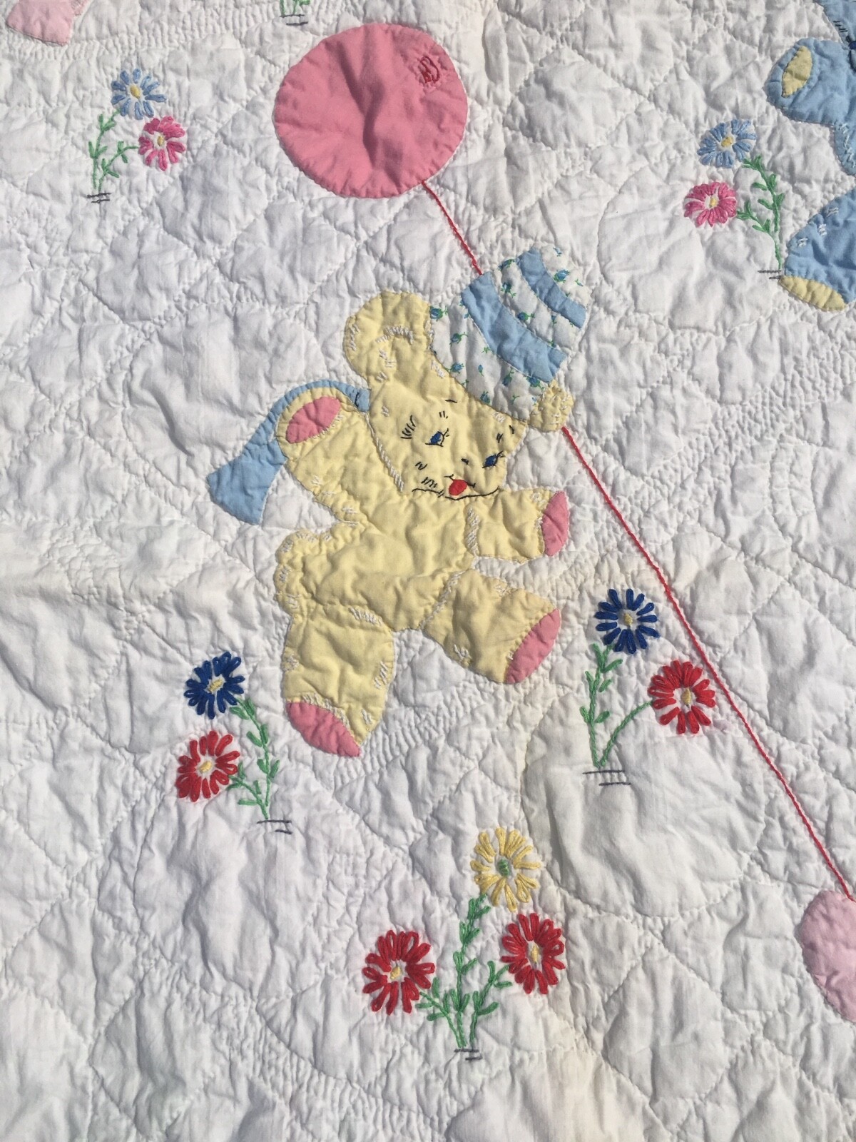 Antique hand stitched Crib sz quilt teddy bears balloons 1940 s?