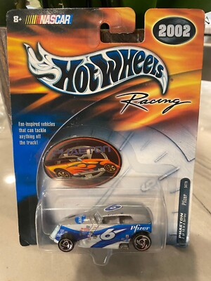 Hot Wheels HW Racing PHAETON 2002 NASCAR #6 Pfizer (Viagra) Mark Martin 2/10