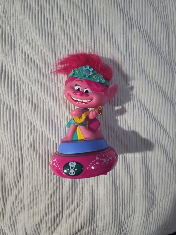 DreamWorks Trolls Poppy Singing and Light-Up Piggy Coin Bank