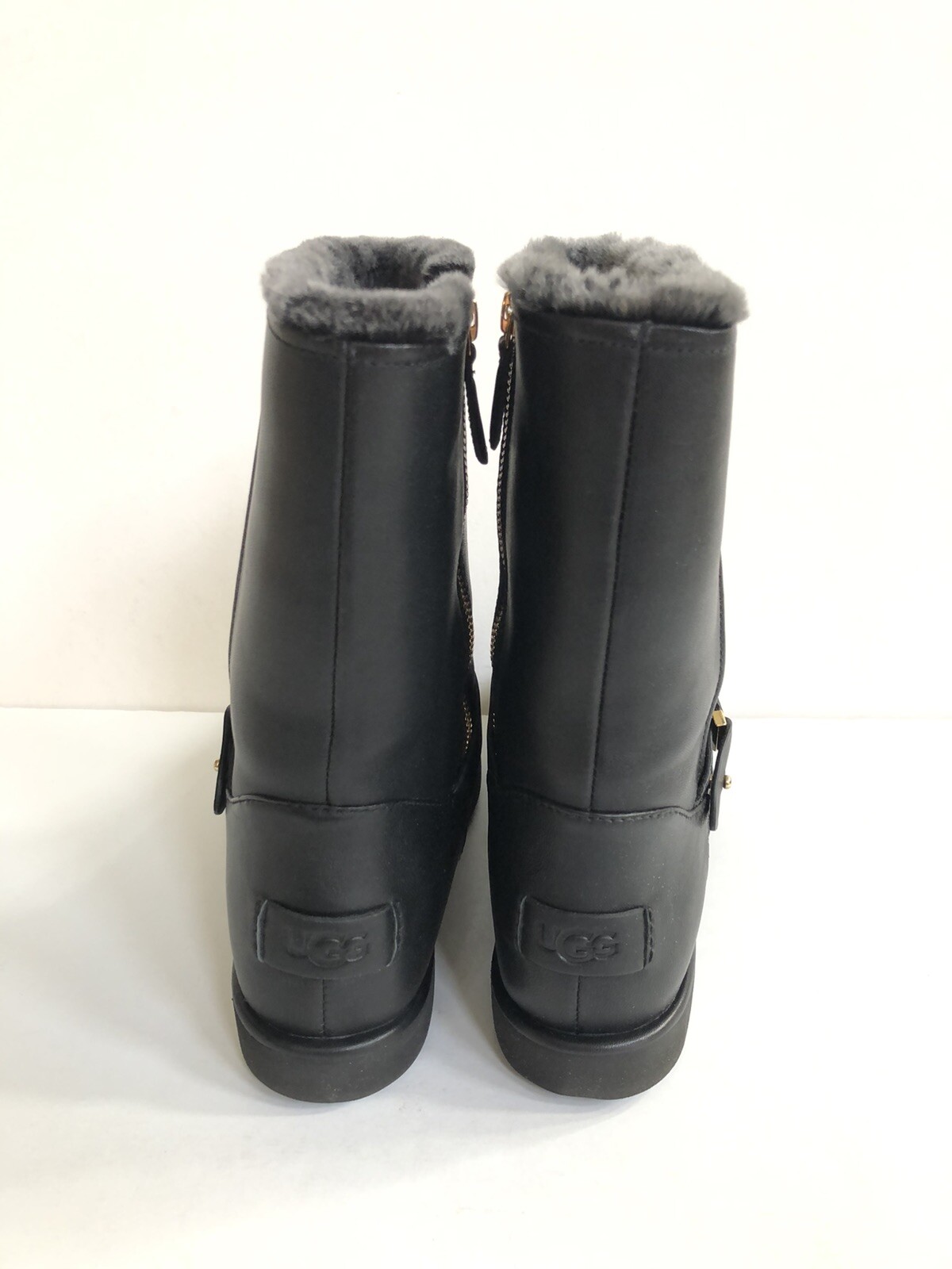 Pre-owned Ugg Classic Short Berge Black Waterproof Leather Boot Us 8 / Eu 39 / Uk 6