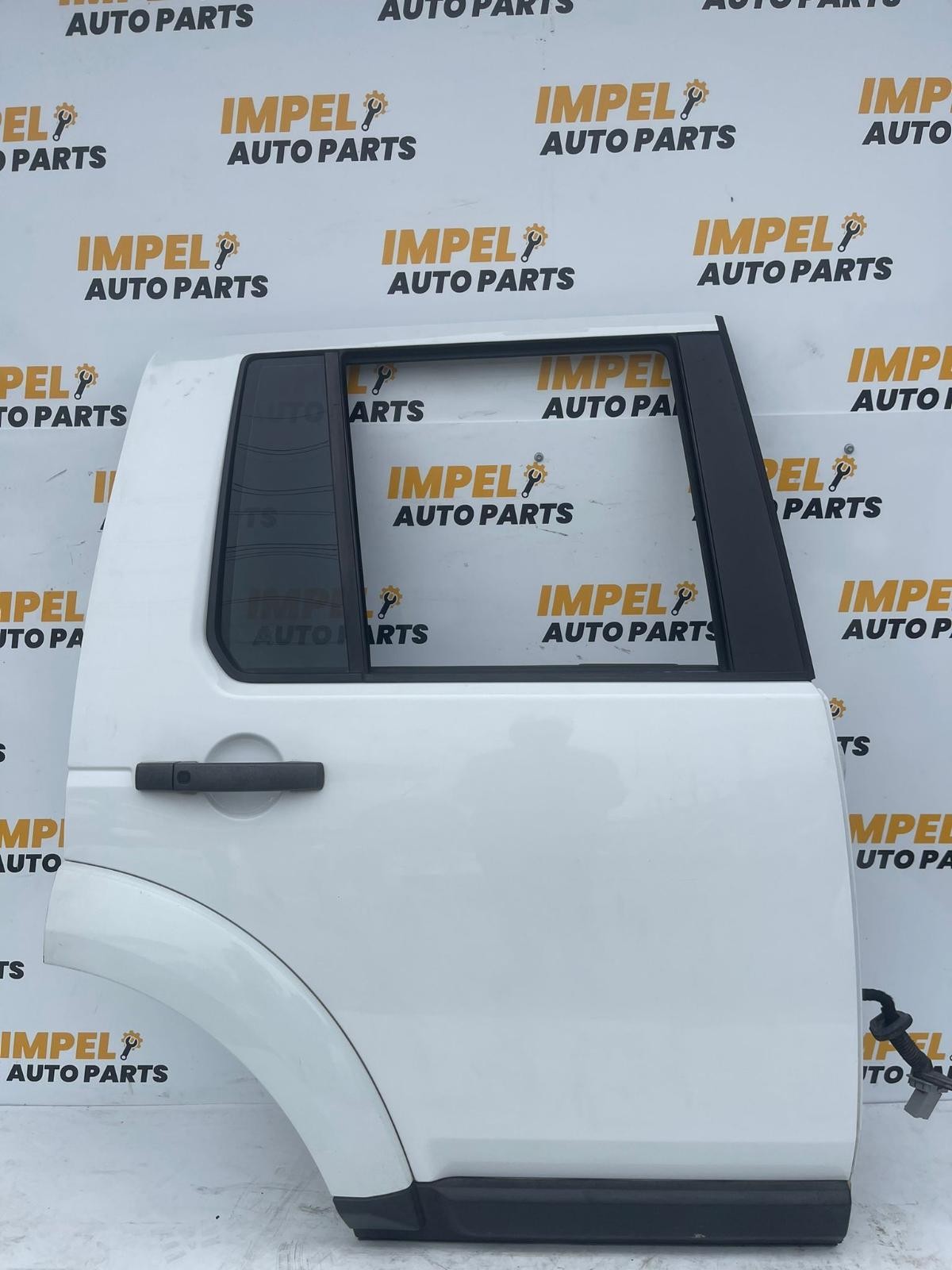LANDROVER DISCOVERY L319 10/2009-12/2016 RIGHT REAR DOOR NON-CENTRE MOULD WHITE 2012 Unknown DISCOVERY
