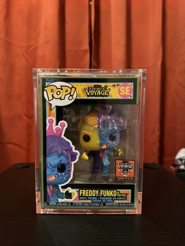 SDCC Funko Pop! BLACKLIGHT Freddy Funko As Two-Face 500 LE