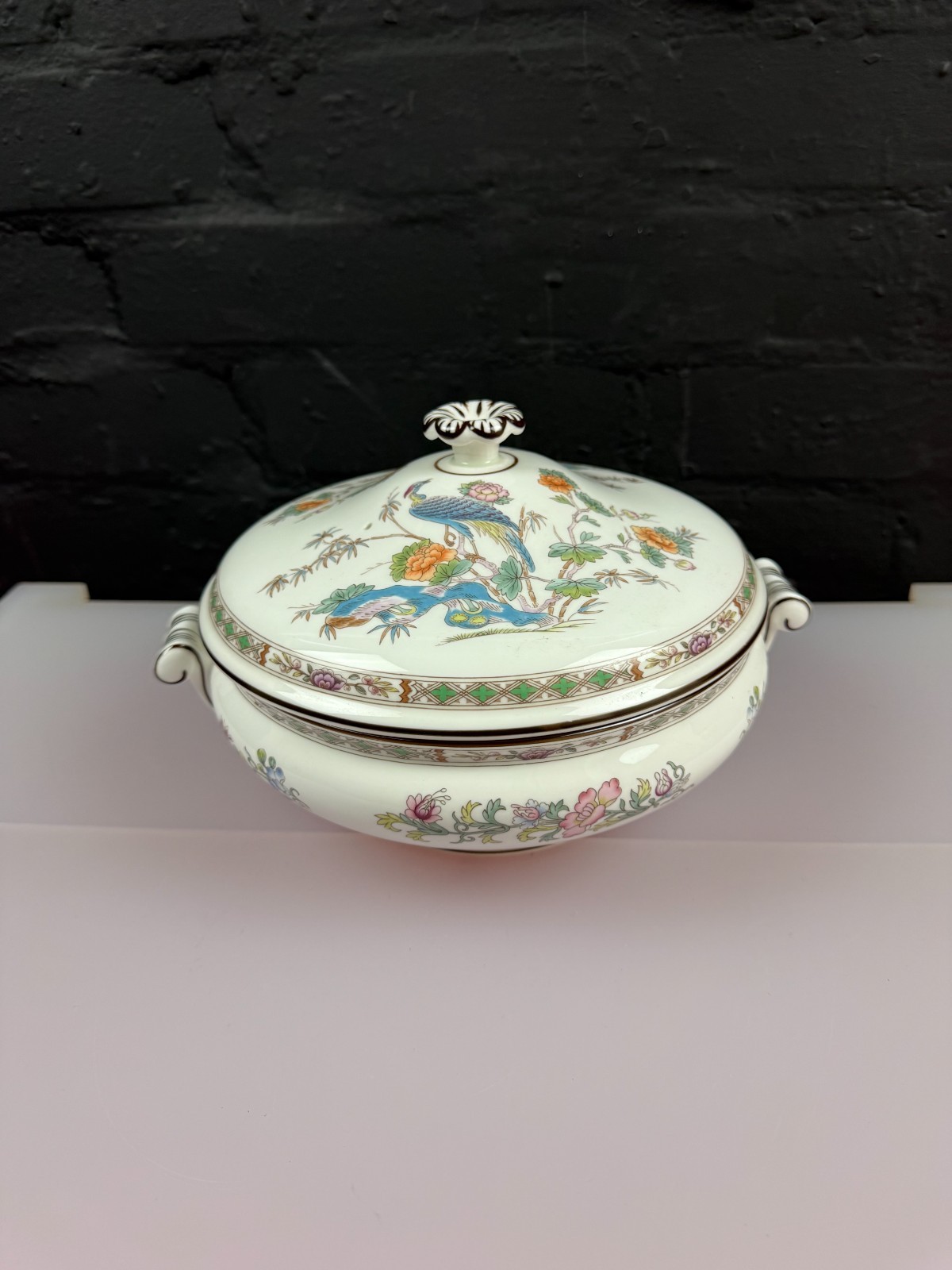 Wedgwood Kutani Crane R4464 Covered / Lidded Vegetable Serving Dish Tureen