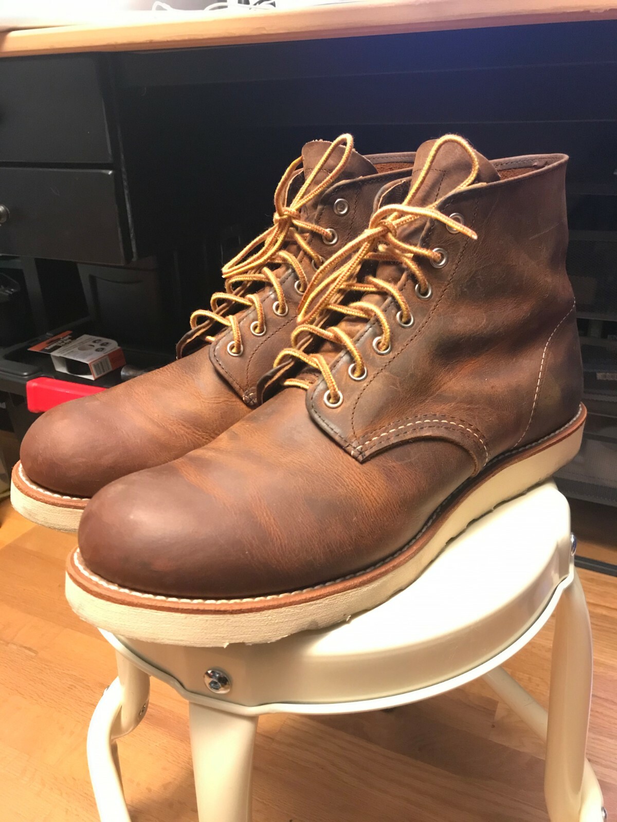 red wing heritage round toe