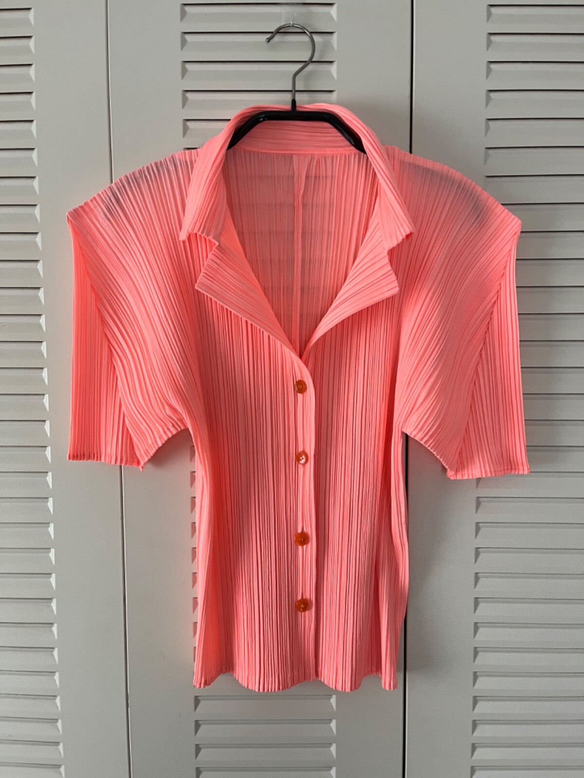 ISSEY MIYAKE Pleats Please Shirt Blouse Coral Pink Size 4 ISSEY MIYAKE Pleats Please Shirt Blouse Coral Pink Size 4