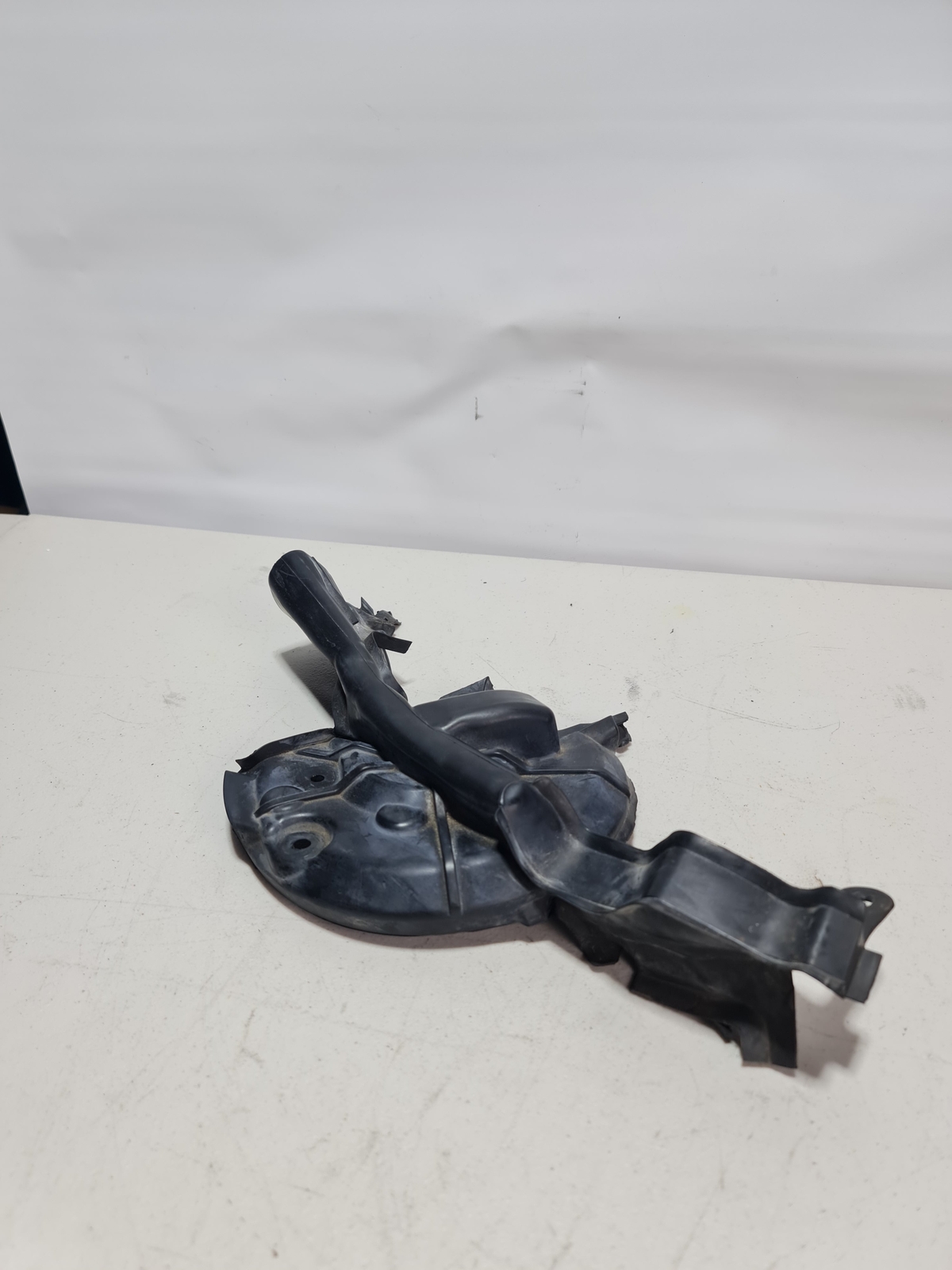 0 Bmw 2015-2020 51-76-8-066-661 51768066661 Left Engine Hood Sealing 8066661 image 2