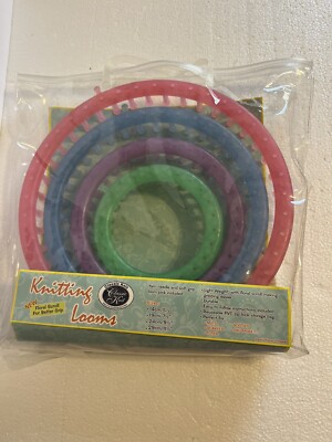 Classic Knit Knitting Round Loom Set Scarves Totes Booties Caps & More NEW