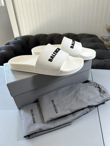 【送料&関税込】Balenciaga Pool Slide Sandal Balenciaga Pool Slide Sandals | Saks Fifth Avenue