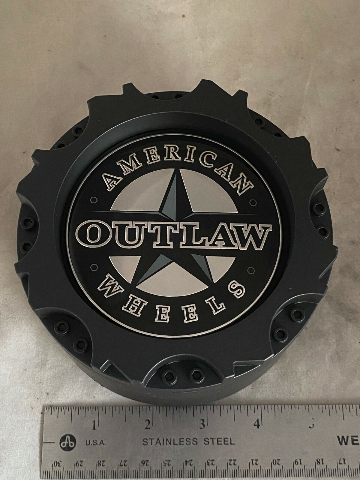 【中古】 United States of America UnitedStatesOfAmerica 1-American Outlaw Matte Black Wheel Rim Hub Cover 8 LUG