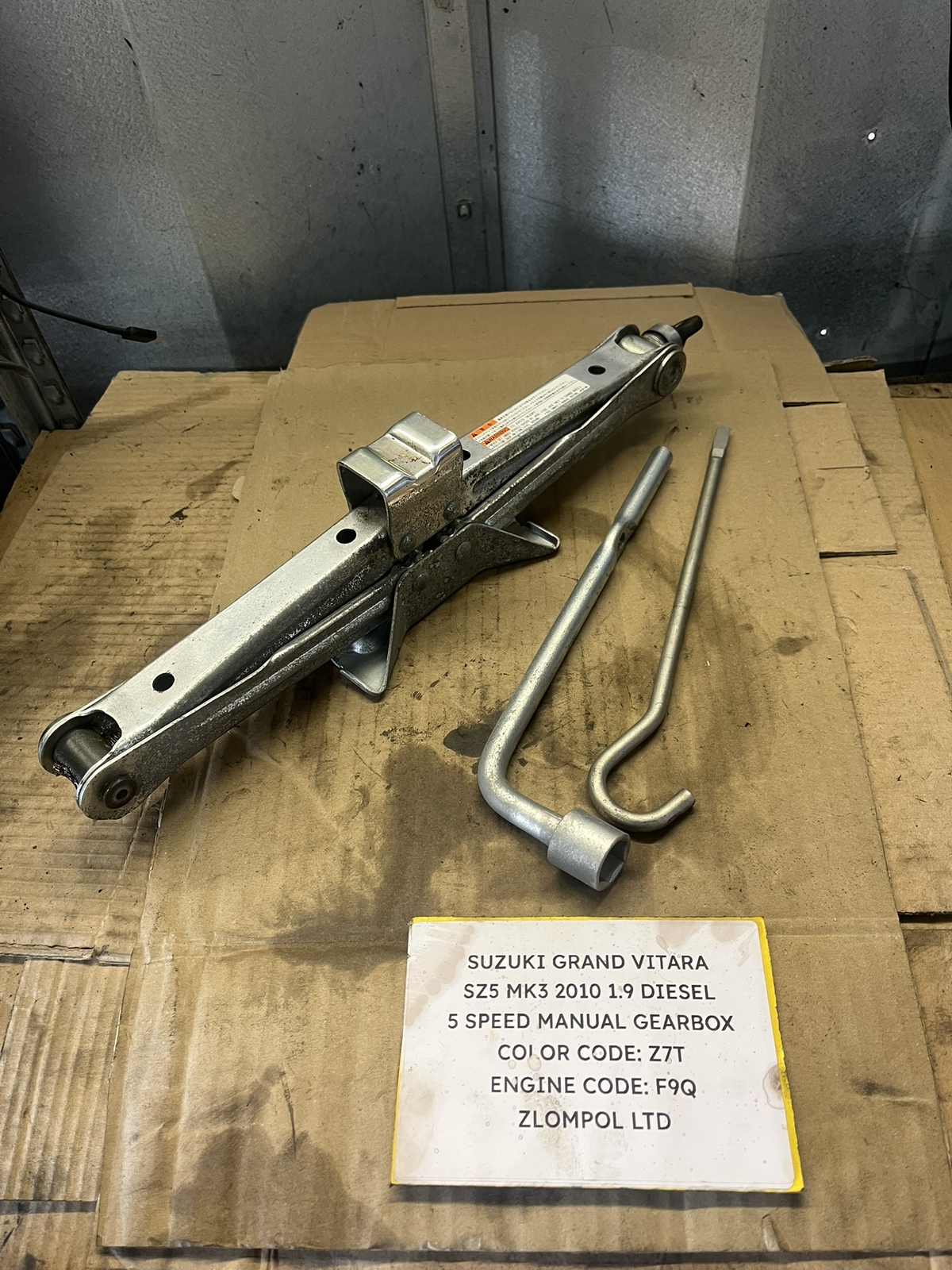 Suzuki Grand Vitara SZ5 MK3 2010 1.9 Diesel Jack Lift & Handle
