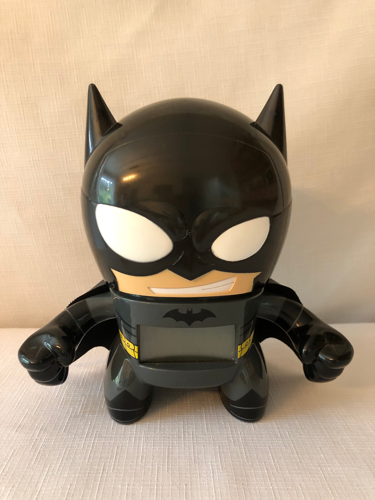 DC comics Superhero BATMAN Alarm Clock- Battery Powered-Bulb Botz brand