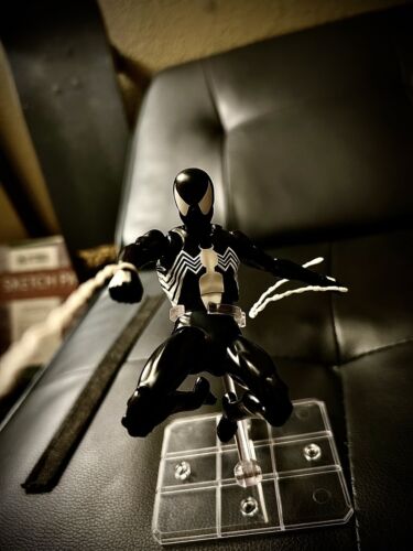 In Stock! MAFEX No.147 Spider-Man Black Costume COMIC Ver In Stock! MAFEX No.147 Spider-Man Black Costume COMIC Ver