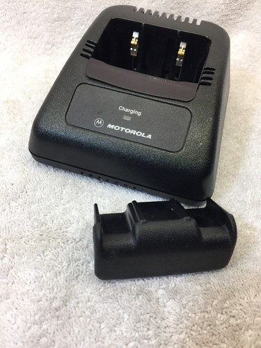 Motorola NTN1174A Cradle FREE SHIPPING FREE RETURNS (1496)
