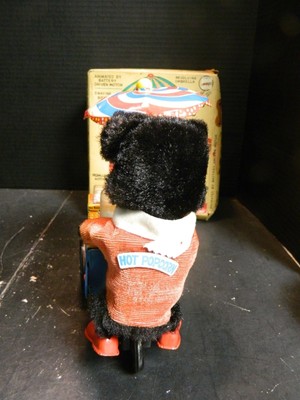 Vintage Animated Popcorn Vendor by Cragstan Toys Battery Driven in Orig Box G-VG