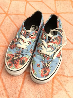 blue yoda vans