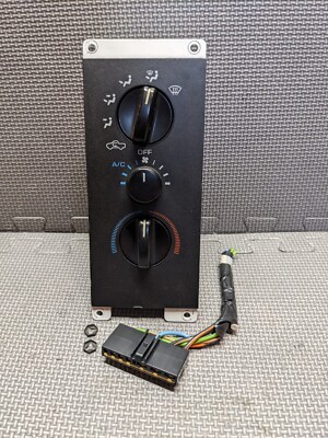 1994-1997 Dodge Ram A/C Heater Climate Control Unit 55037030A W/O TRANS COOLER