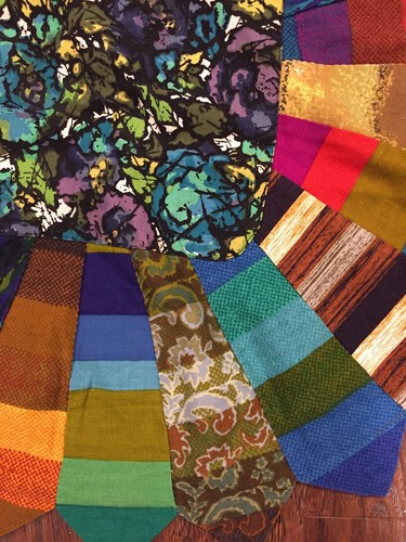 Vintage Patchwork Quilt Table Topper Runner Round Scalloped FAST FREE SHIPPING