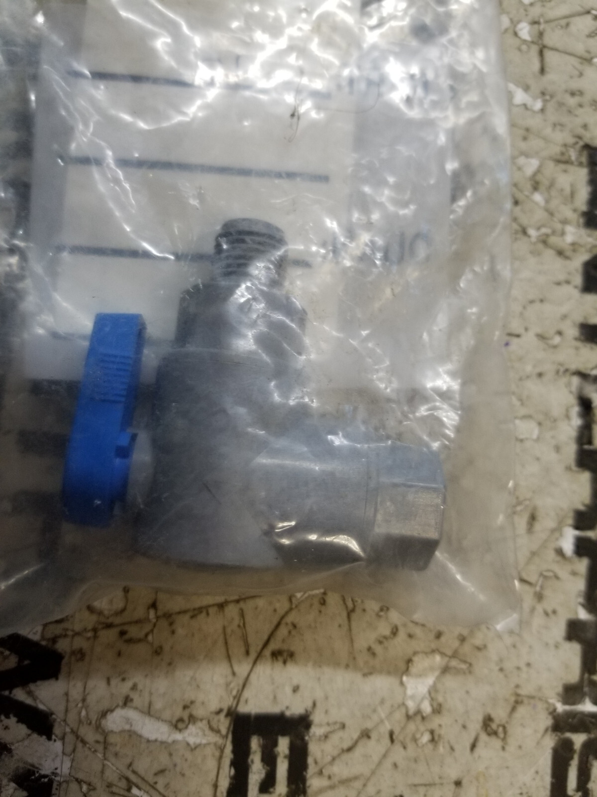 PARKER BALL TAP 1/4FPTX1/4MPT PVC 14015506AR-02 - Picture 2 of 2