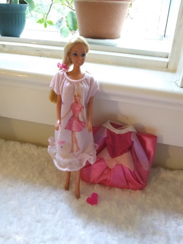 レア　Stylebook of dolls dress : バービーのための… みつばちけいと STYLEBOOK OF DOLLS DRESS バービーのための15の