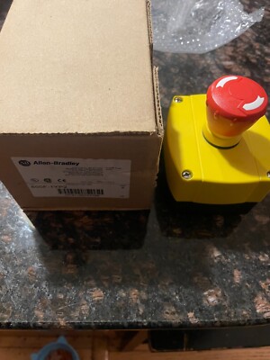 Allen-Bradley 800F-1YP2 A E-Stop Station New in box