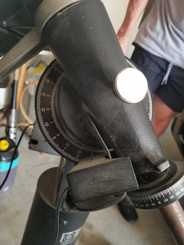 DS-10 with an added Magellin Digital setting circles (DSC) and heavy duty tripod