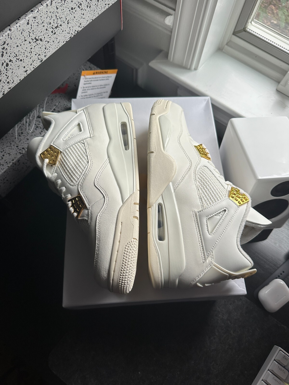 Pre-owned Jordan Air  4 Retro Metallic Gold Sail Shoes Aq9129-170 Women's Size 12/mens 10.5