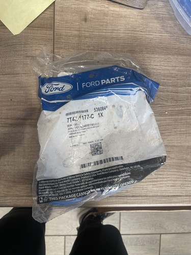 Ford Shaft Seal 7T4Z-1177-C | eBay