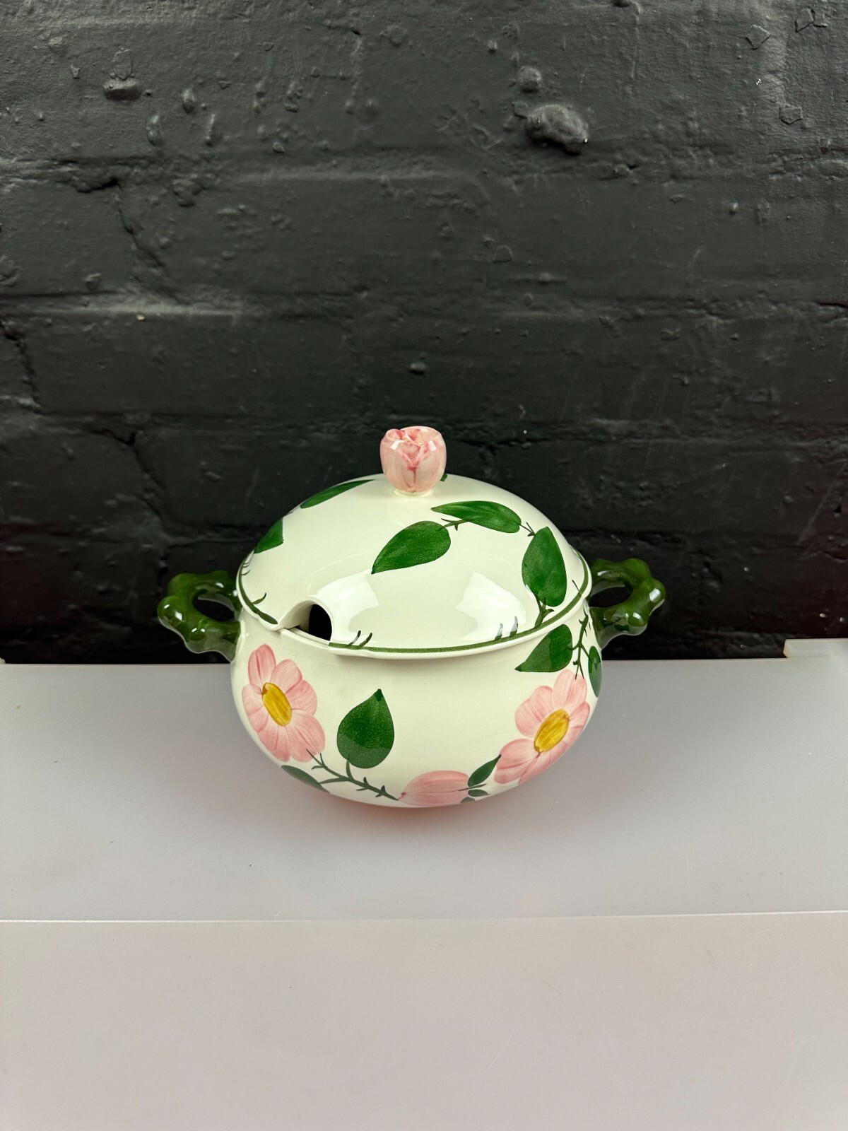 Villeroy & and Boch Wild Rose Covered Vegetable Serving Tureen