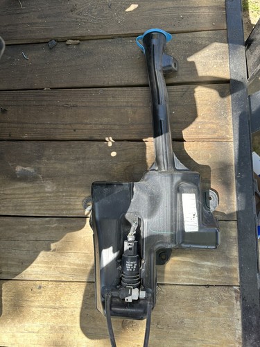 2018 - 2023 HONDA ODYSSEY WINDSHIELD WASHER RESERVOIR TANK