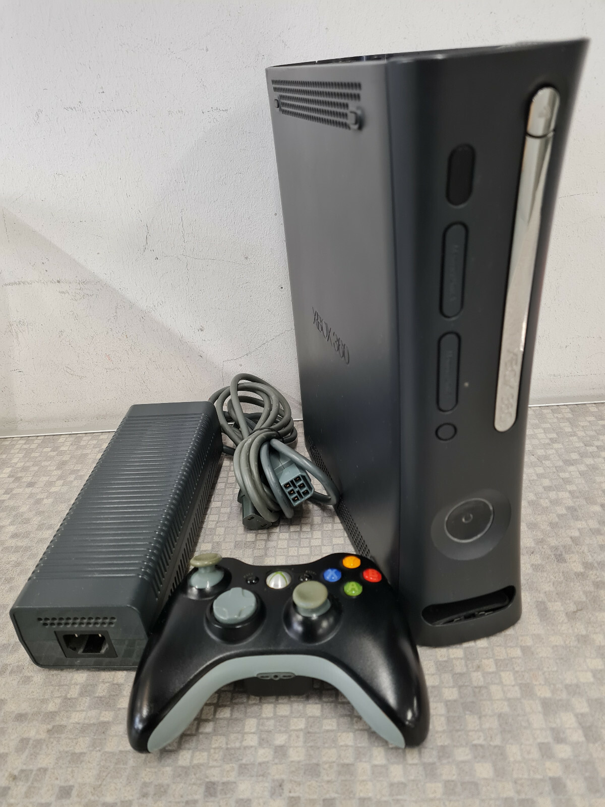 XBOX 360 Konsole mit Controller und Netzteil teildefekt