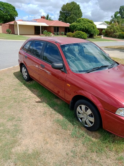 Ford laser 2001