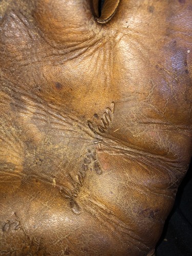 EARLY 1950’s  JOHNNY SAIN BOSTON BRAVES MacGregor Goldsmith BASEBALL GLOVE MITT