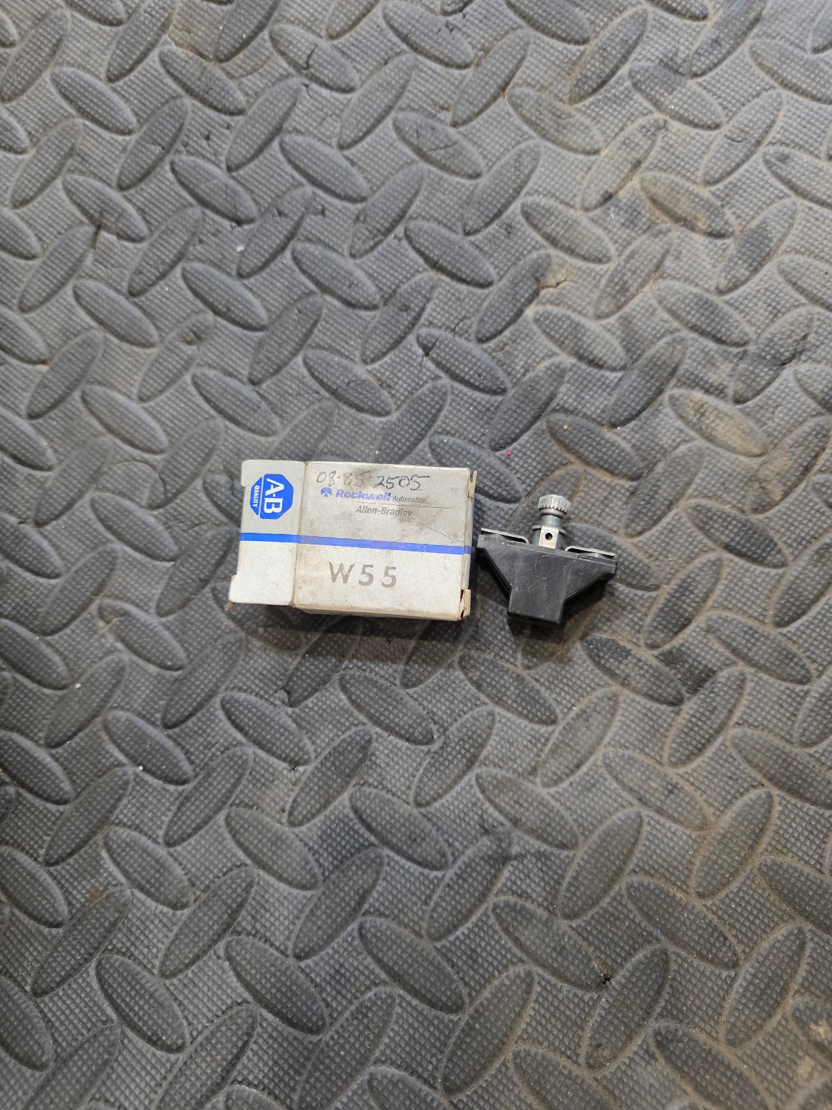 ALLEN BRADLEY W55 OVERLOAD RELAY HEATER ELEMENT QTY OF 1