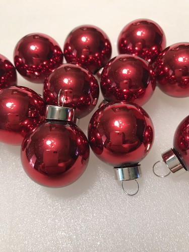 SET OF 12 HIGH QUALITY SMALL RED GLASS CHRISTMAS ORNAMENTS