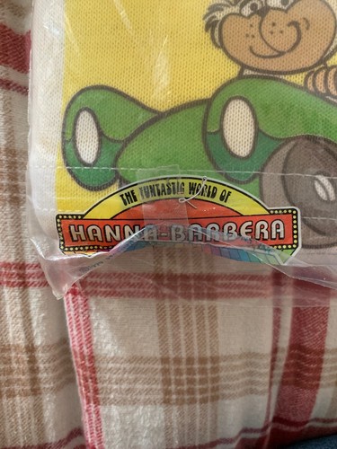 Hanna-barbera Sleeper Size 4 Years 35-38 Lb