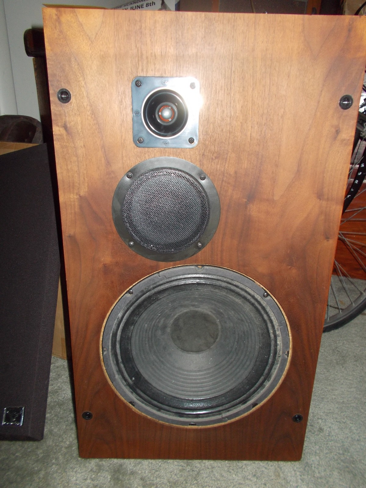 1981 CERWIN VEGA 313 Home Speakers 3 Way 100 Watt 12