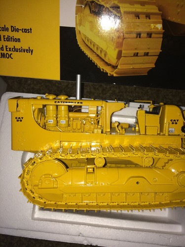 First Gear Limited Edition Caterpillar D9 49-0148 & Cat Scrapper 49-0175