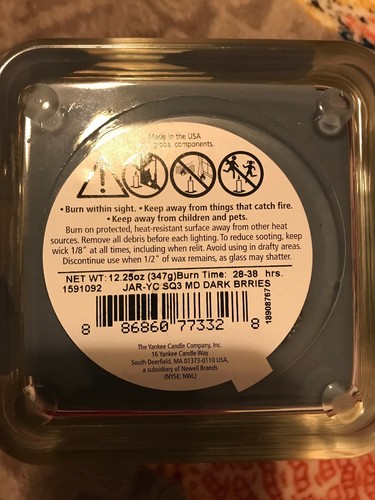 Yankee Candle Dark Berries 13.5oz Elevation Collection