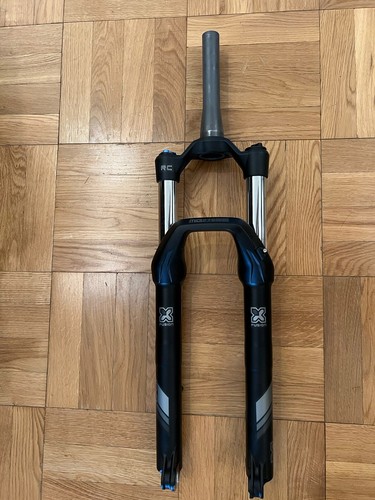 27.5用エアサス／X-Fusion 27.5専用サスフォーク X-FUSION STREAT RL2 を使用します