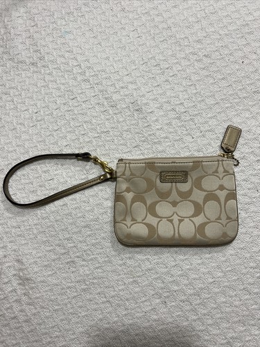バッグ Coach Signature Zip Accessory Pouch Bag $_12.JPG?set_id=880000500F