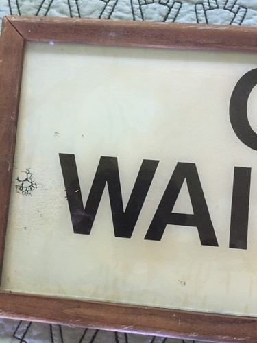 Colored Waiting Room Sign